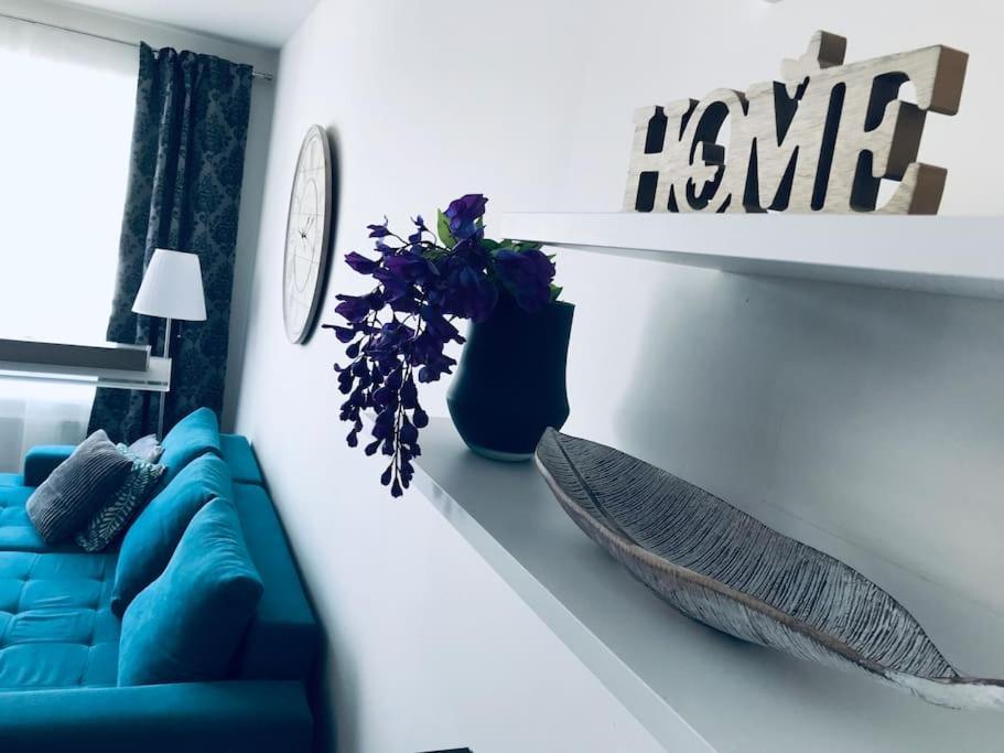 E2 Luxury Oldtown Apt - 2X Parking, Foodstore, Pcscreen, Netflix, Unlimited Music, Crib, Babychair, Fastwifi, Aircon Košice Exterior foto