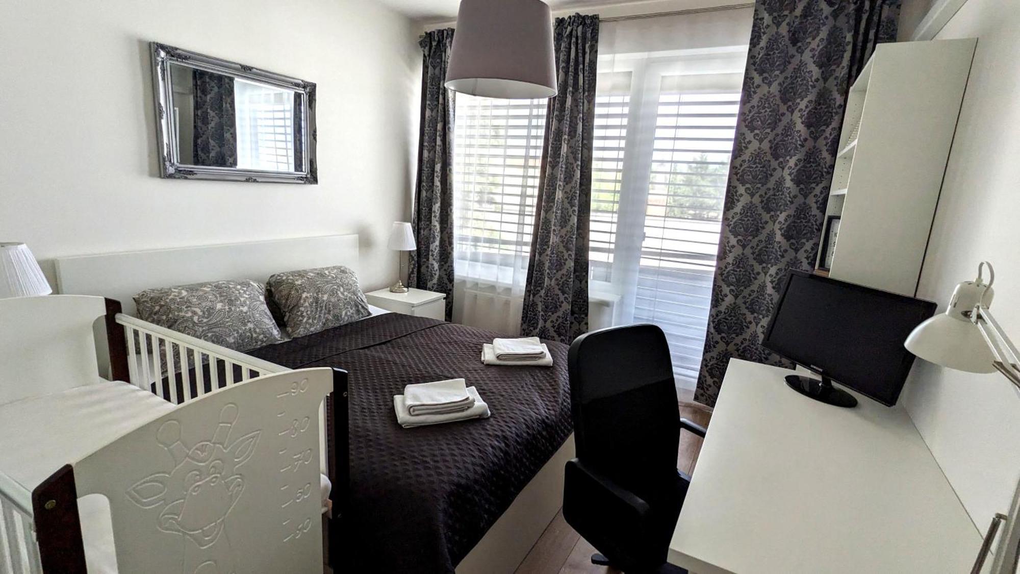 E2 Luxury Oldtown Apt - 2X Parking, Foodstore, Pcscreen, Netflix, Unlimited Music, Crib, Babychair, Fastwifi, Aircon Košice Exterior foto