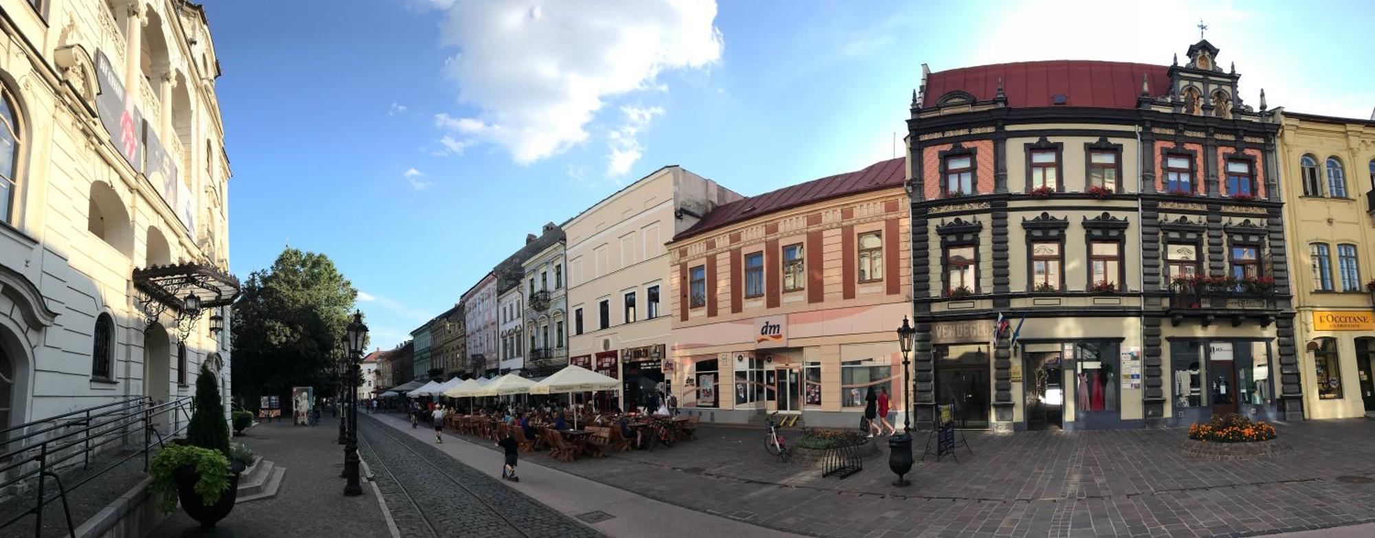 E2 Luxury Oldtown Apt - 2X Parking, Foodstore, Pcscreen, Netflix, Unlimited Music, Crib, Babychair, Fastwifi, Aircon Košice Exterior foto
